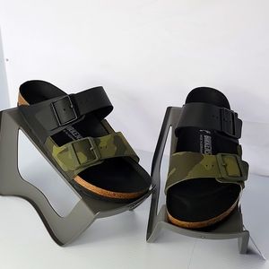 NWT Birkenstock Arizona Split narrow fit sandles in a woman's size 6